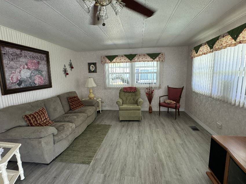 315 Murray Drive a Lakeland, FL Mobile or Manufactured Home for Sale